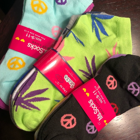 Forever 21 Accessories - 3 pair women’s CUTE multi color print socks 9-11